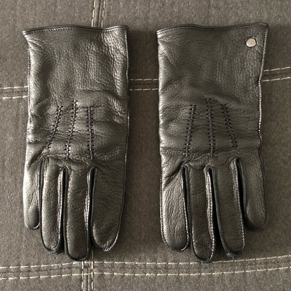 Uggs men’s leather gloves